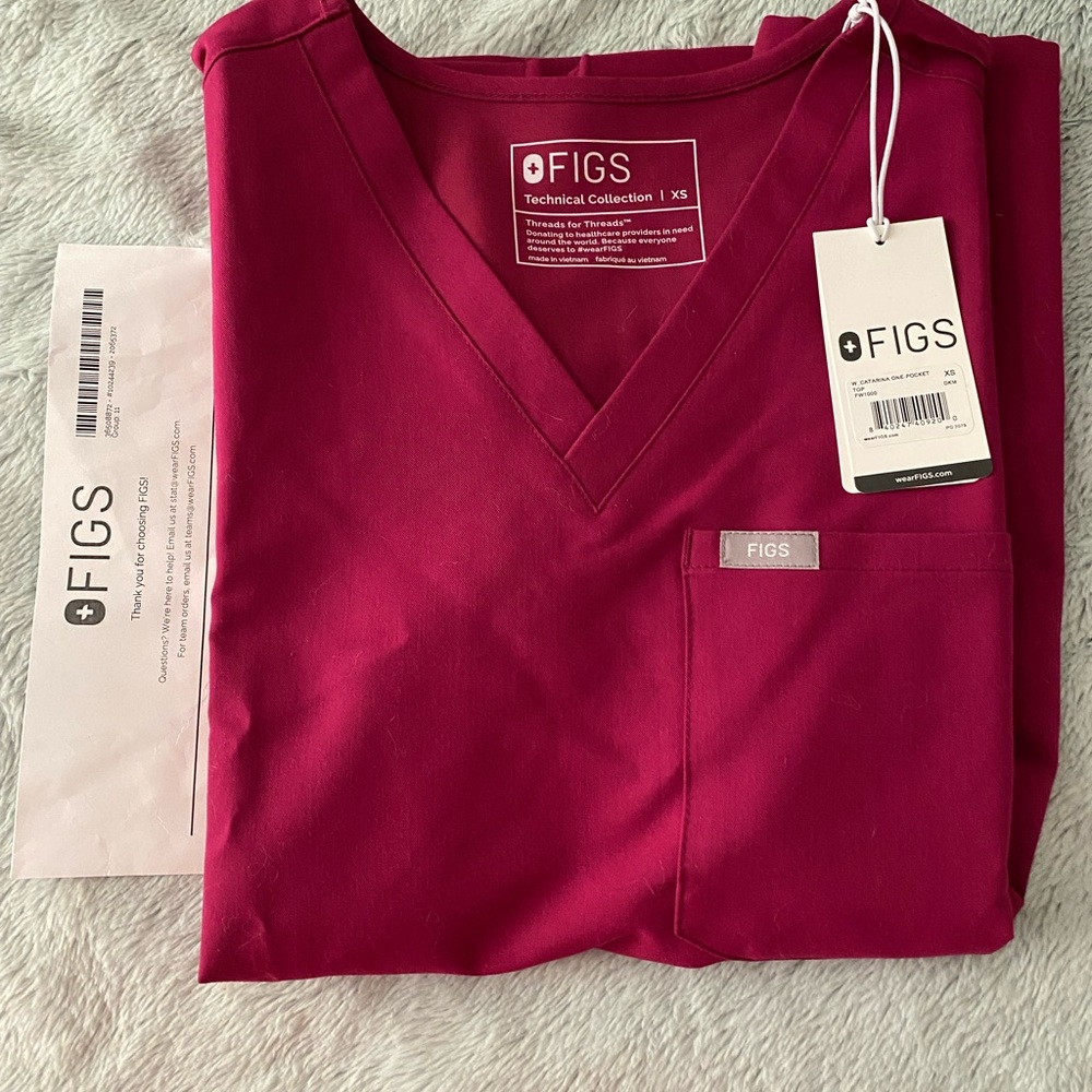 Brand new XS raspberry sorbet Figs top, never worn